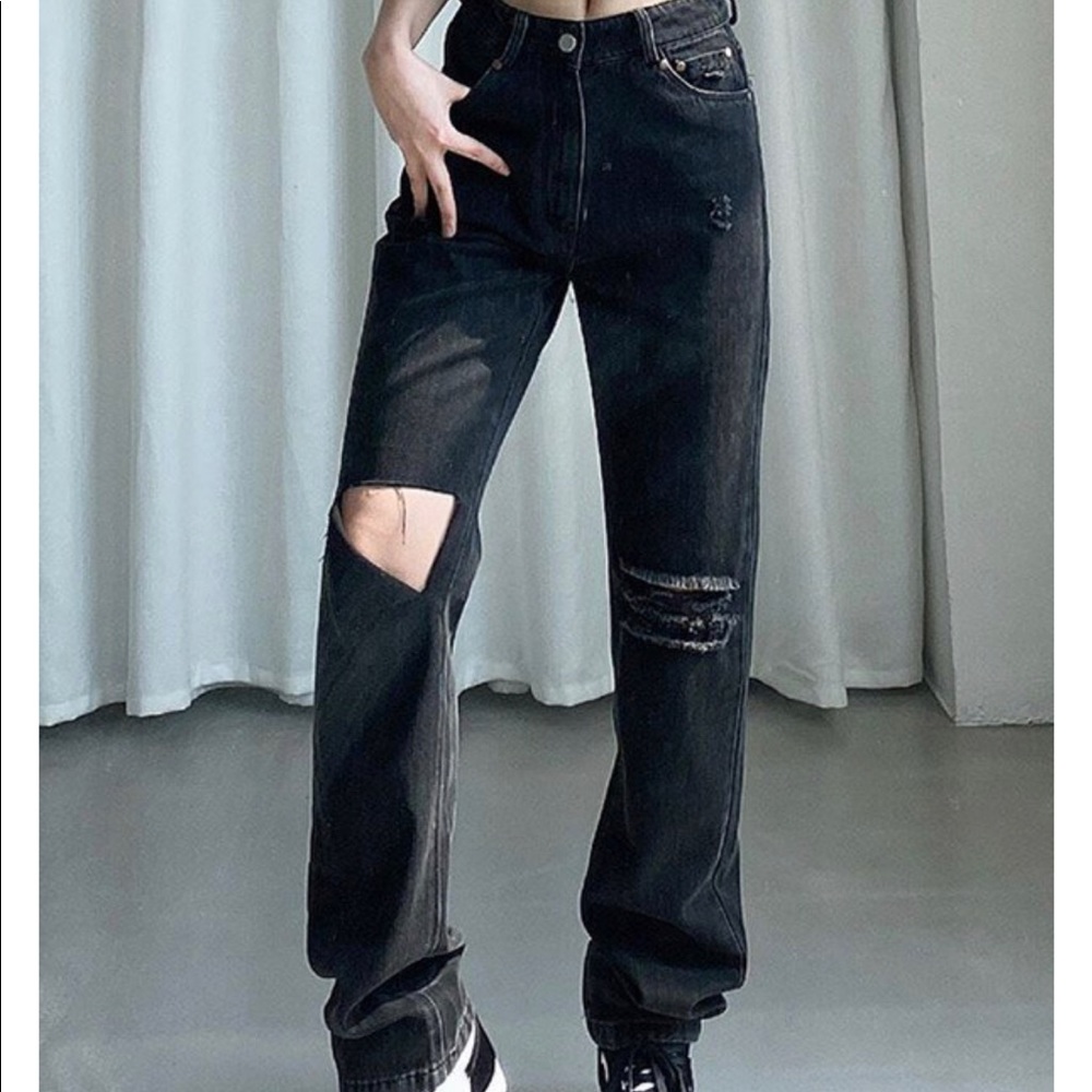 NWOT 90’s Black ripped boyfriend jeans